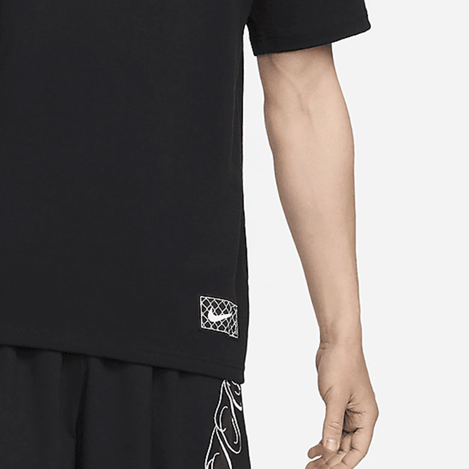 تي شيرت Nike Official 2024 الجديد للرجال فضفاض رياضي كاجوال لكرة السلة FV8399-010