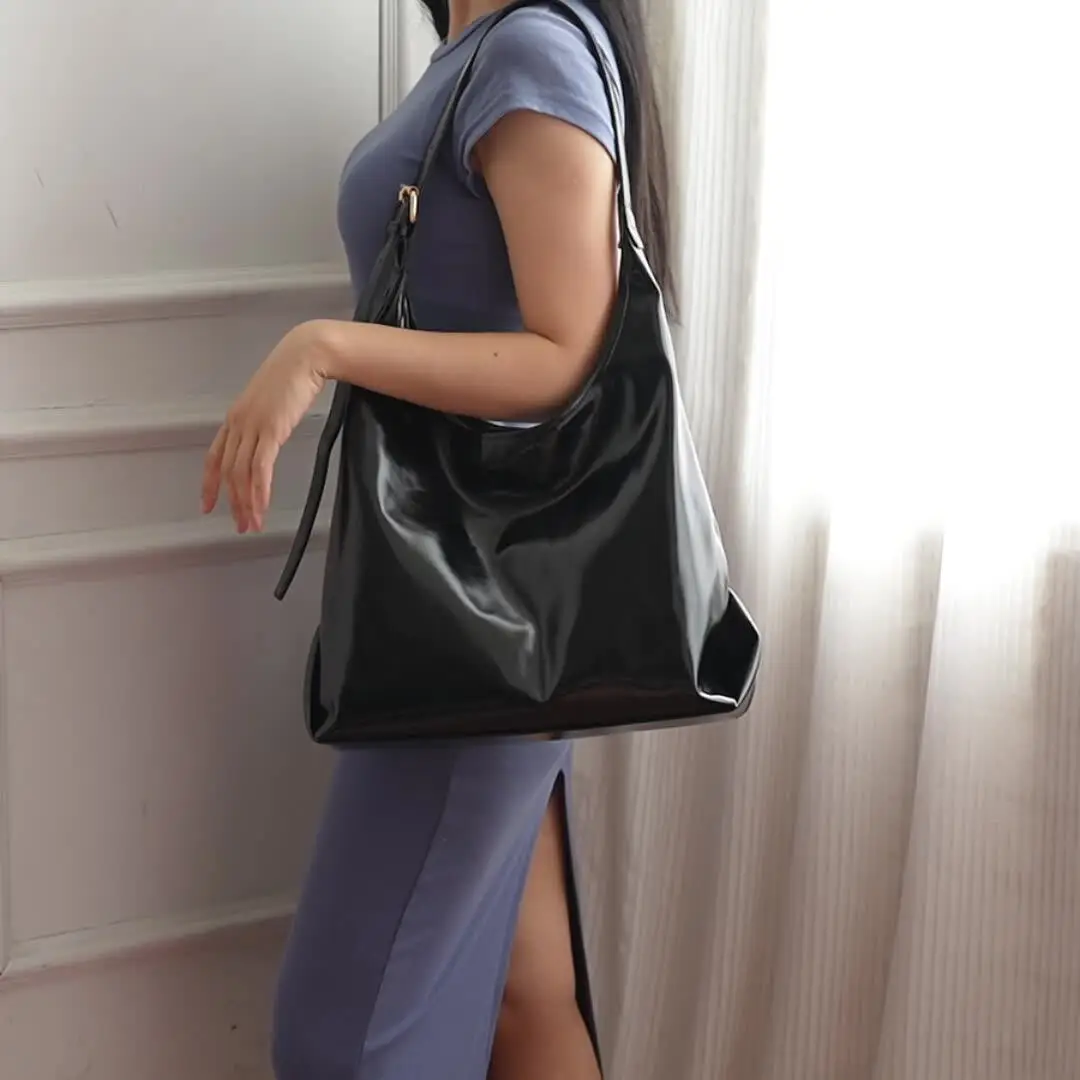 

Large Capacity Shoulder Bag Women's Luxury Solid Color Classic Crossbody Bag Lady High Quality Soft PU Leather Underarm Tote Bag