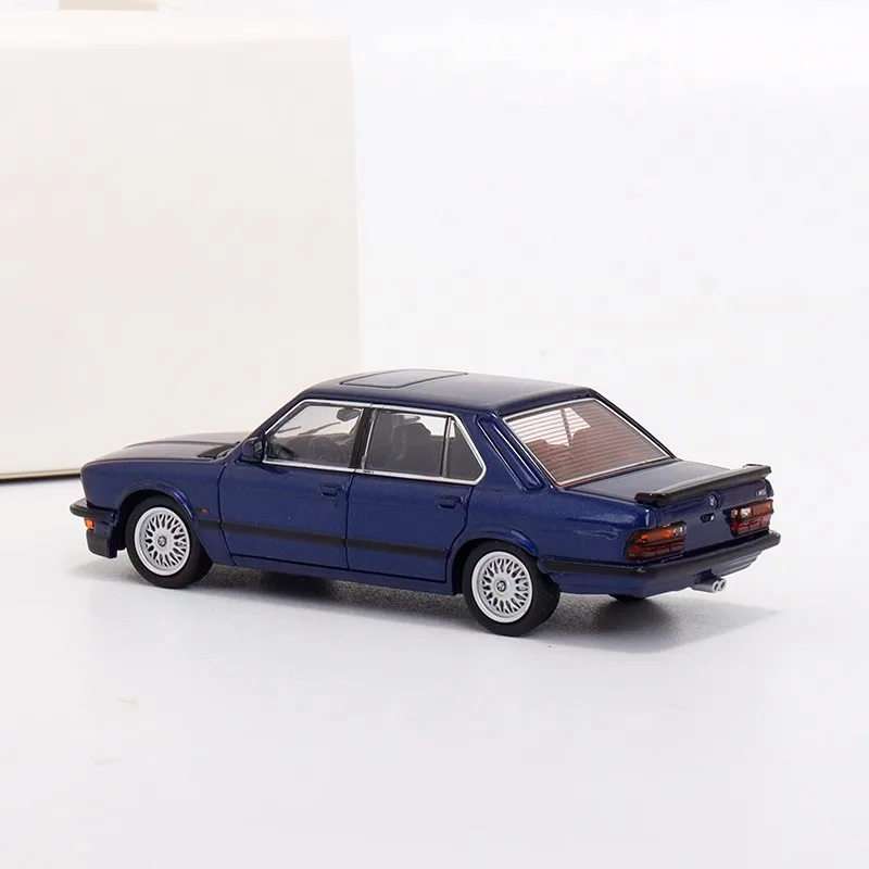 In Stock Diecast 1/64 Scale BMW M5 E28  Alloy Car Model BMW 5 Series Model Car Collectible Toy Simulation Gift Souvenir