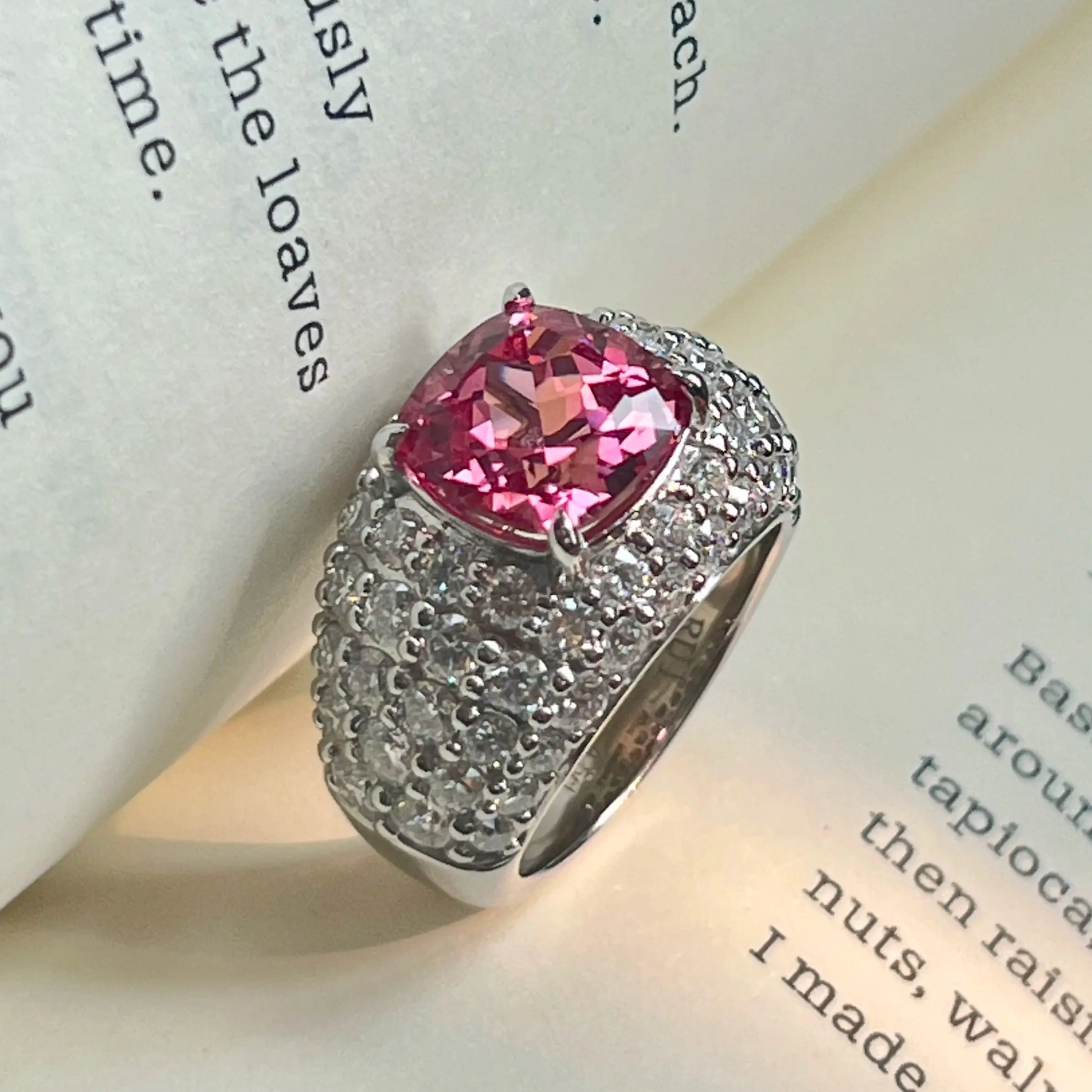 S925 Silver 6.1 Carat Pink Cultured Padparadscha Ring with Mozambique Enamel, Stylish and High-End Feel.
