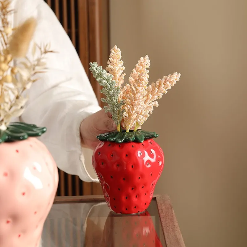 Creative Strawberry Shaped Ceramic Vase Flower Arrangement Living Room Household Decoration Ornament Hydroponic Flower Pot ZF982