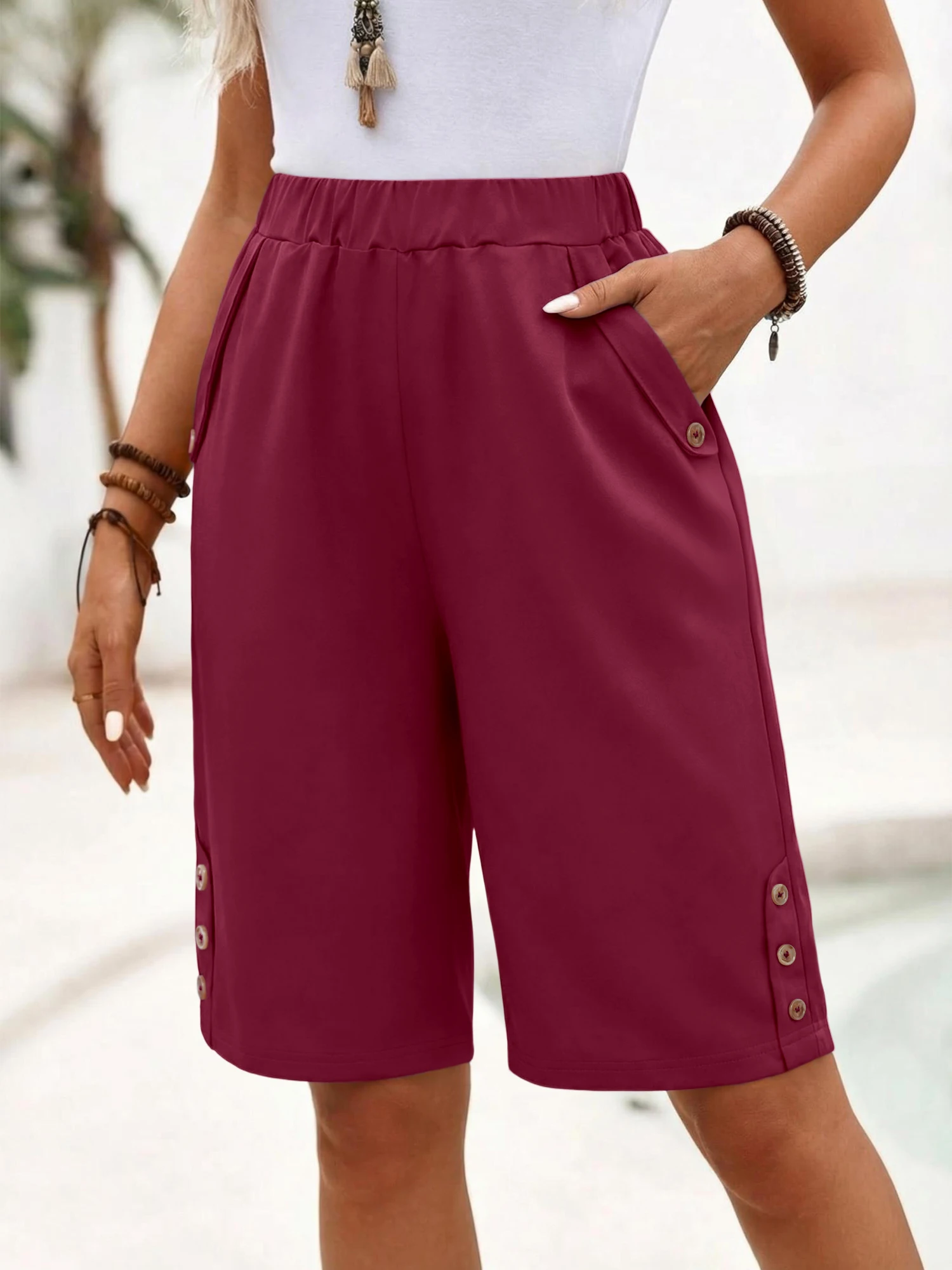 Damen Sommer-Shorts mit hoher Taille, elastischem Bund, lockerem, weitem Bein, knielang, lässige Hose mit Taschen und seitlichen Knöpfen – Detail 6