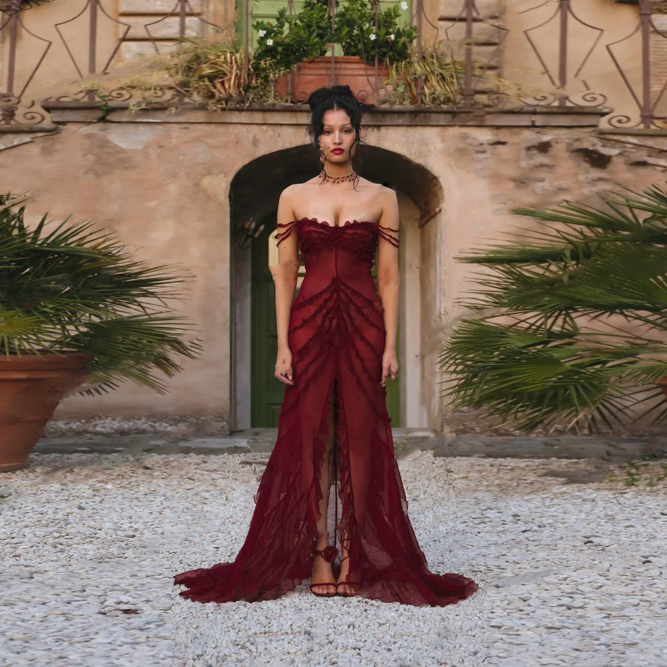 Nuevos bonitos vestidos de graduación Borgoña hechos a mano para mujer vestido largo de sirena para desfile de noche hecho a medida transparente vestido de fiesta Sexy dividido