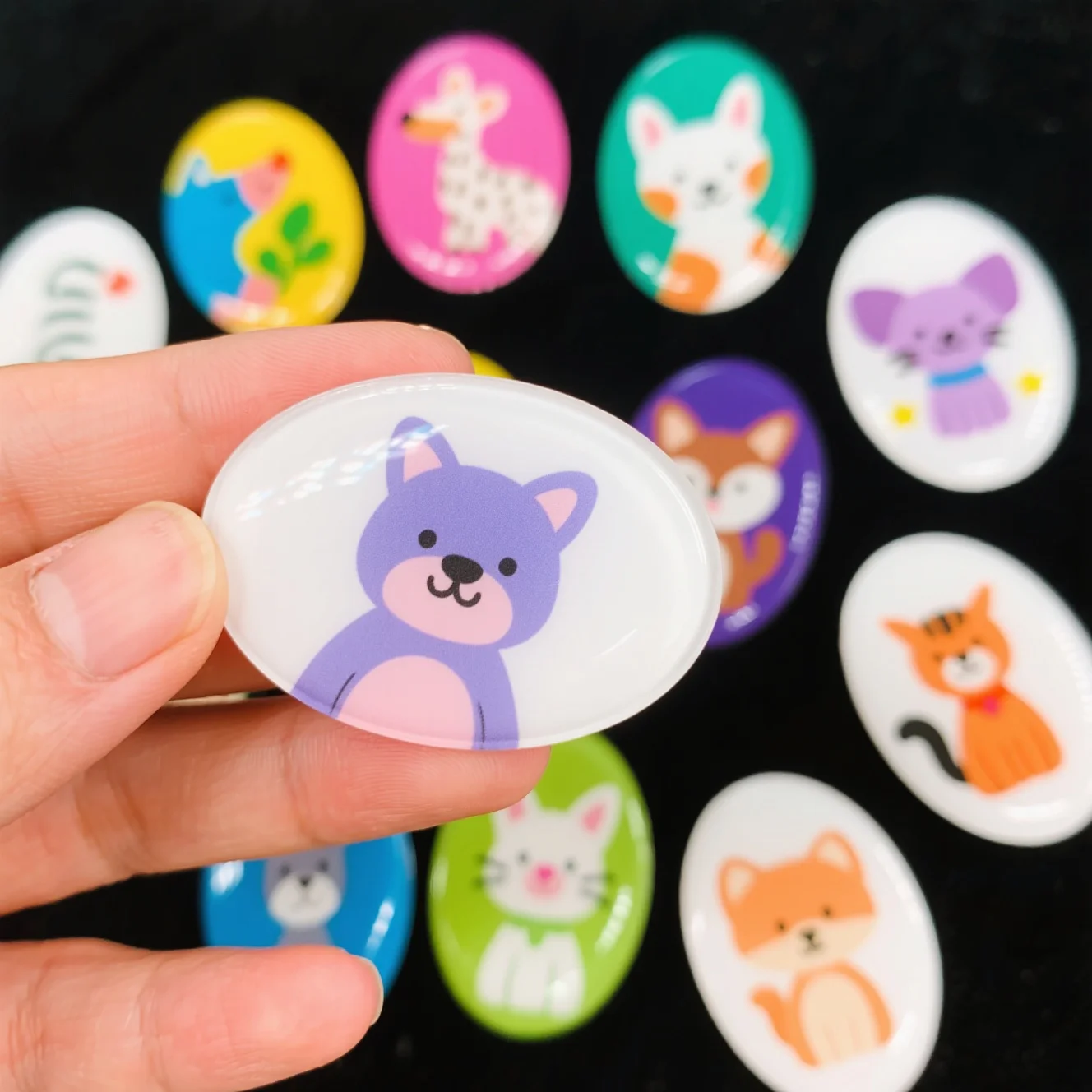 

Dome Sticker With Excellent Die-Cut Precision For A Perfect Fit