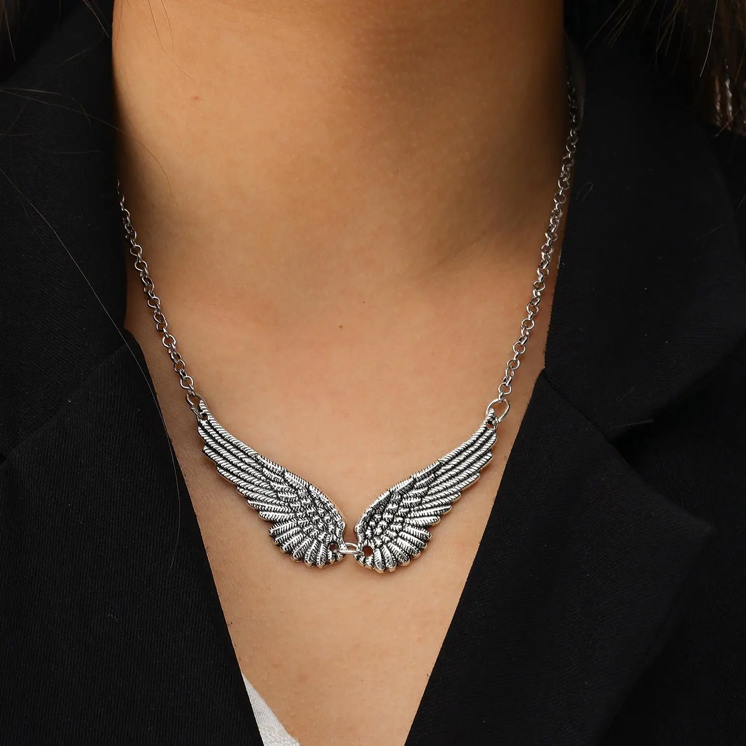 

Angel Wings Feather Choker Vintage Aesthetic Link Chain Large Pendant Women Bib Collar Wedding Party Jewelry Gift