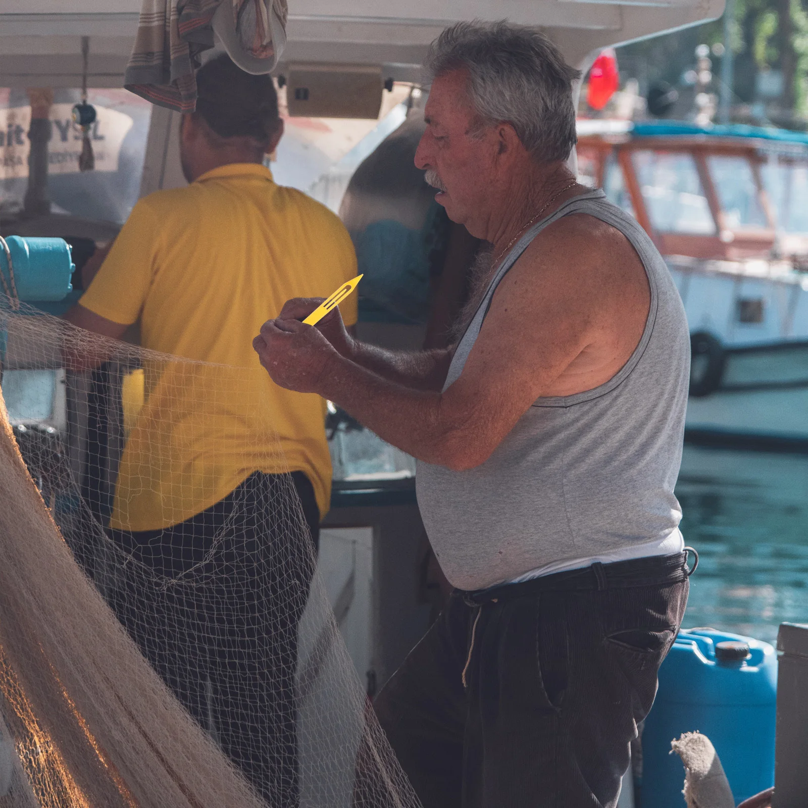 

30Pcs Plastic Fish Net Repair Tool Knitting Shuttles Needles for Netting Sewing Accessories 1.3x16cm Random Color