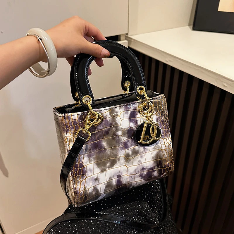 Стильная сумка через плечо с защитой от царапин из полиуретана для ежедневного использования