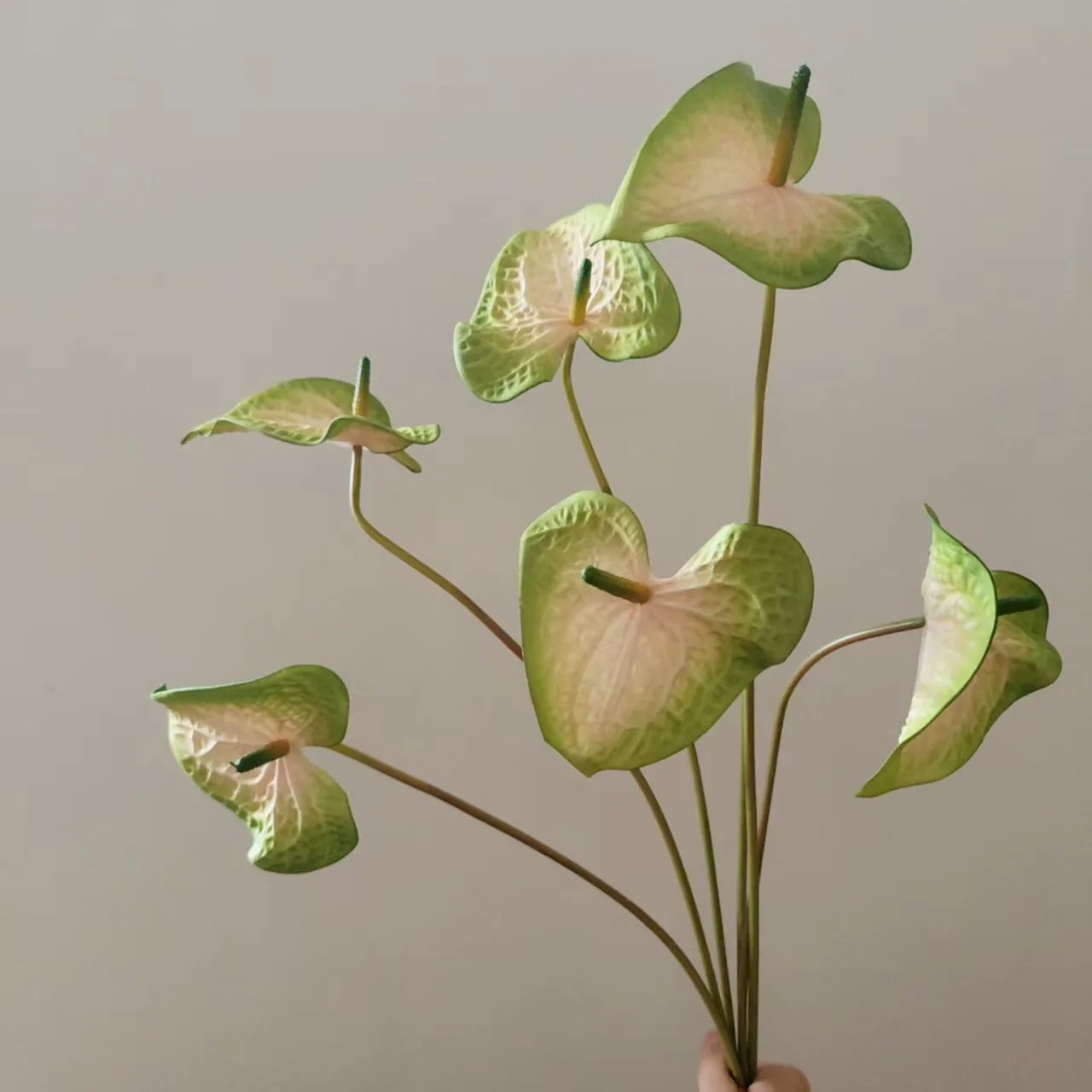 10 Stück Künstliche EVA-Anthurienblumen für Heimdekoration, Palmenblumen, Hochzeits-Blumenarrangements, Brautstrauß-Zubehör – Detail 35