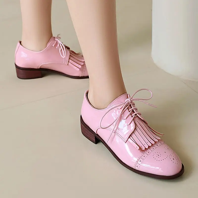 SIMLOVEYO تصميم لامعة النساء مضخات جولة تو كتلة الكعوب 3.5 سنتيمتر الدانتيل يصل شرابات حجم كبير 41 42 43 موضة الترفيه الأحذية اليومية