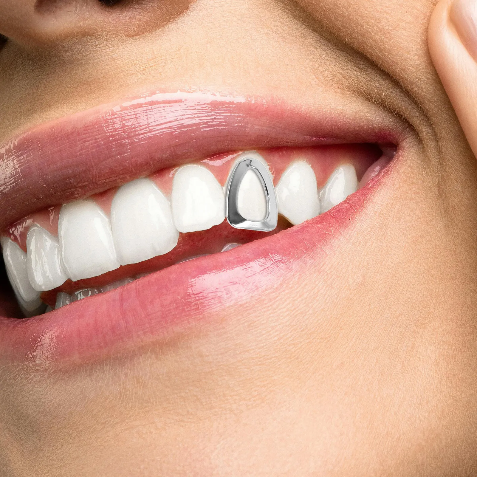 

2Pcs Stylish Silver Tooth Moldable Hip Hop Grill Set Halloween Party Cosplay Costume Fake Teeth Vampire Fangs Joke