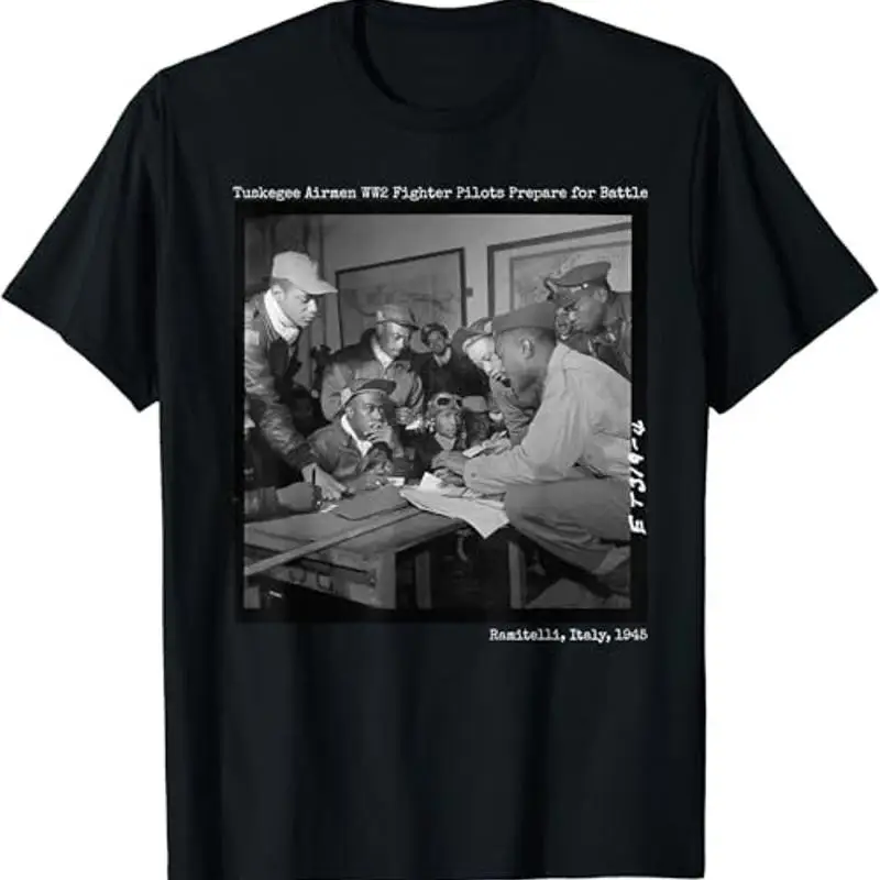 

Tuskegee Airmen Preparing For Battle Ww2 T Shirt
