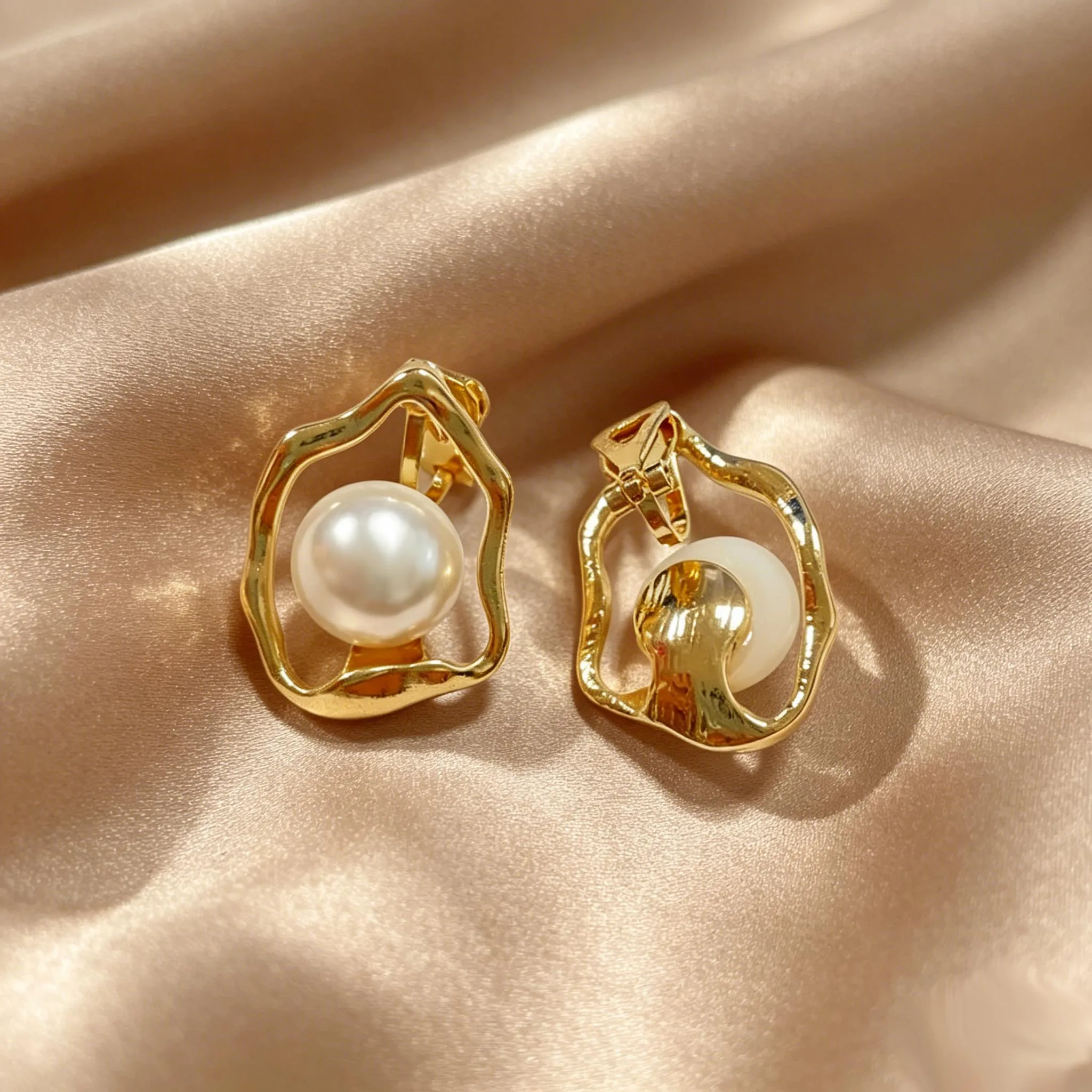 Vintage Temperament Ears Clips Irregular Baroque Pearl Earrings Women\'s Light Luxury Design Pearl Clip on Earrings No Piercing