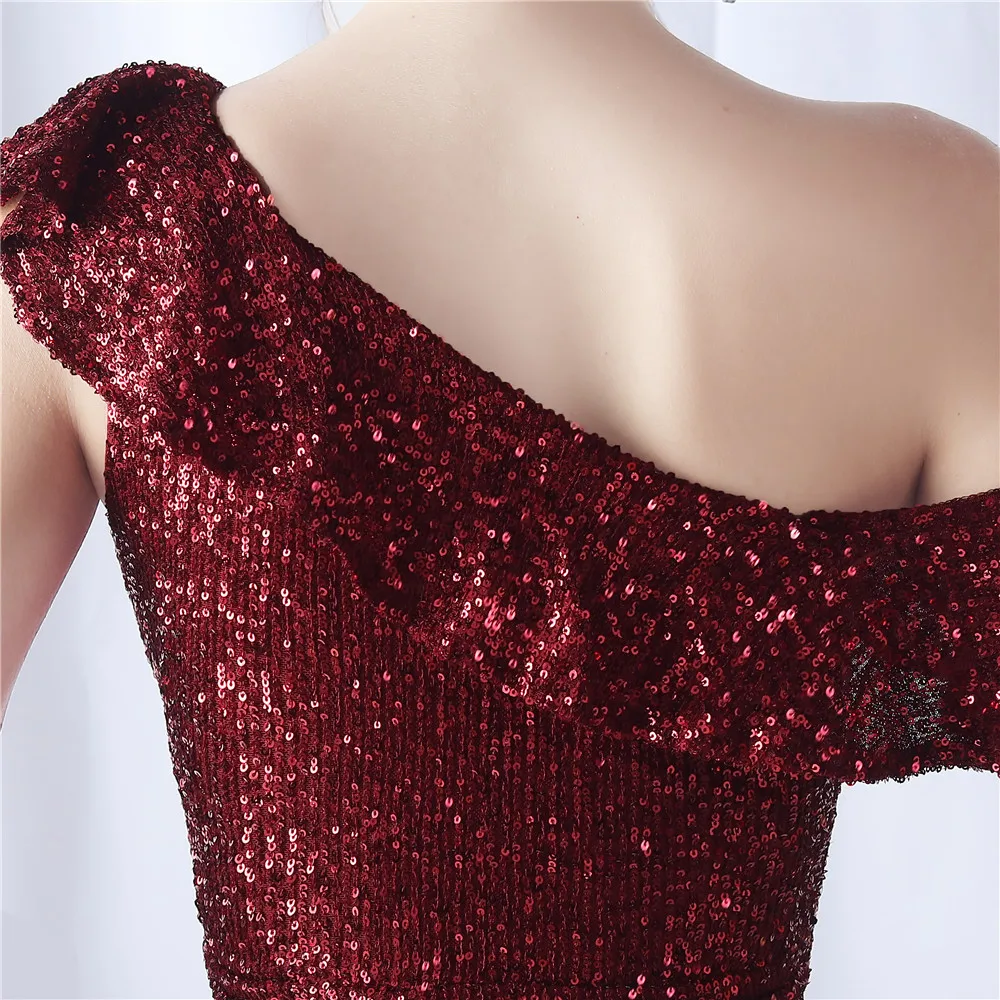 Weinrotes kurzes Party-Abendkleid im Feenstil mit bunten Pailletten für festliche Versammlungen. Modisches, elegantes Damenkleid