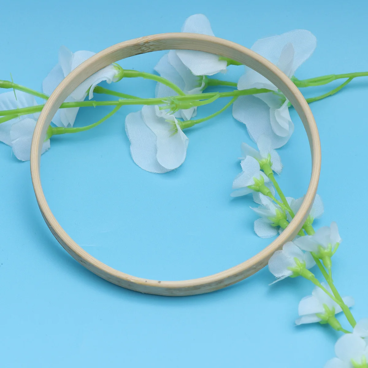 

Bamboo Cross Stitch Embroidery Hoop Round Circle 13.1cm Smooth Fabric Fixing DIY Craft Frame for Needlework Decoration