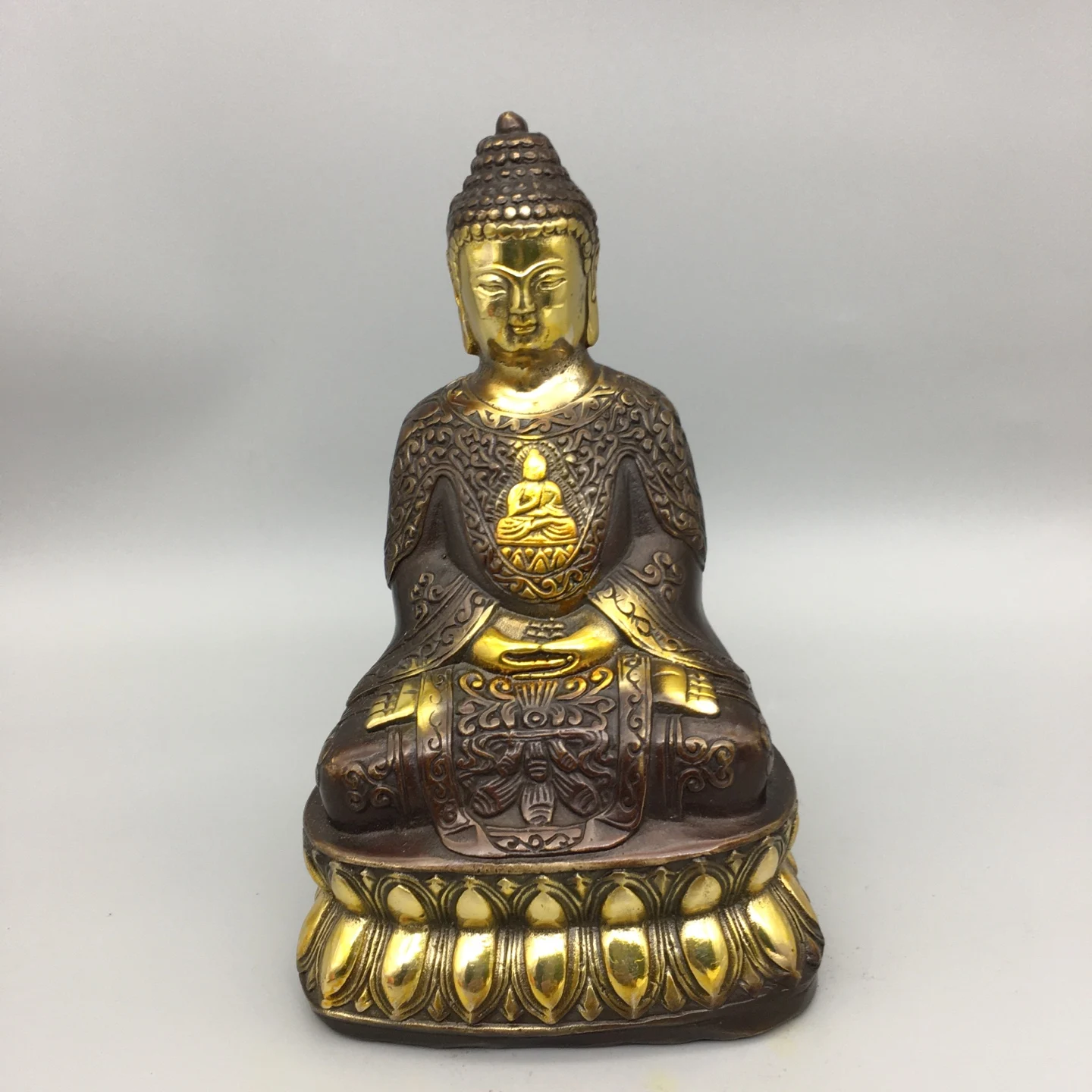 Brass Shakyamuni Buddha Statue - Elegant Home Decor for Entrance, Tea Table, and Living Room - Perfect Decorative Accent Piece