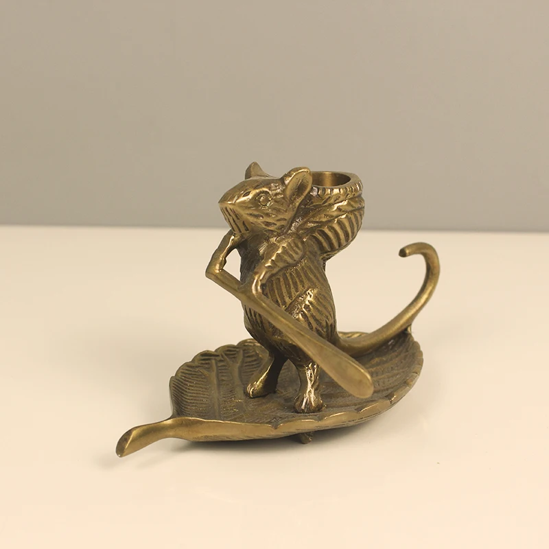 

Copper Standing Mouse On Leave Candle Holder Elegant Home Tabletop Decor Copper Animal Figurines Stick Candle Holder With Handle