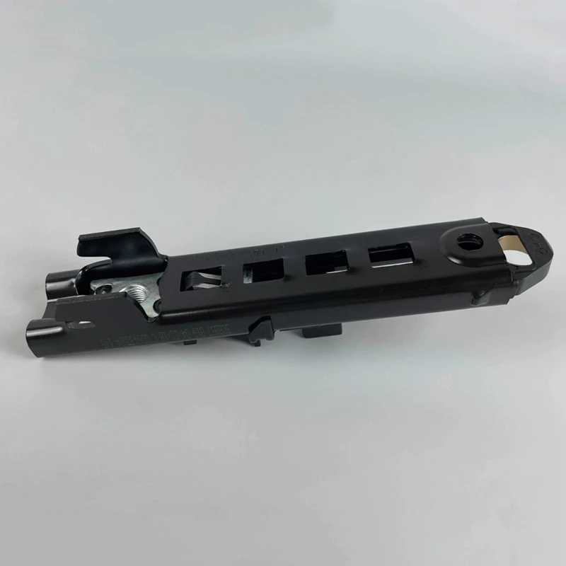 Super Sale Car Seat Belt Height Adjuster for Skoda Yeti / VW CC Jetta Passat Polo Sharan Touareg / Audi A1 Q3 3C8857819