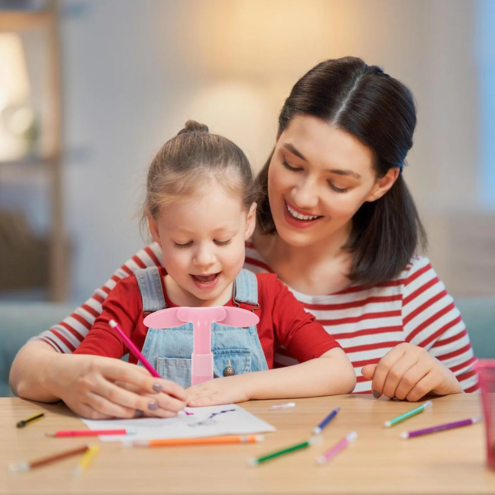 كرسي مصحح الوضعية للأطفال خفيف الوزن محمول الجلوس الجبيرة أداة منع قصر النظر الحدباء الكتابة قراءة قوس