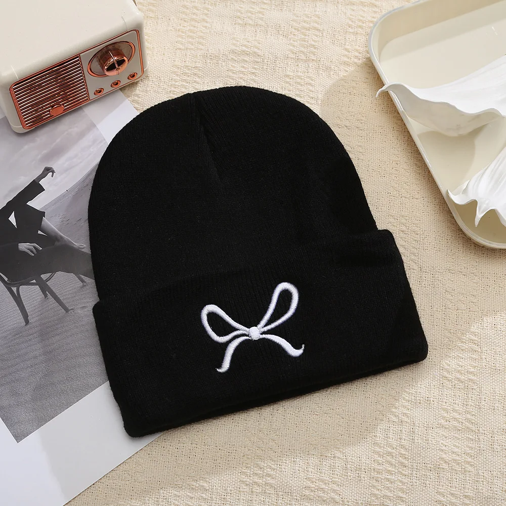Unisex Embroidered Flower Bow Knitted Hats Couple Versatile Korean Version Warm Wool Caps Outdoor Cycling Pullover Hat