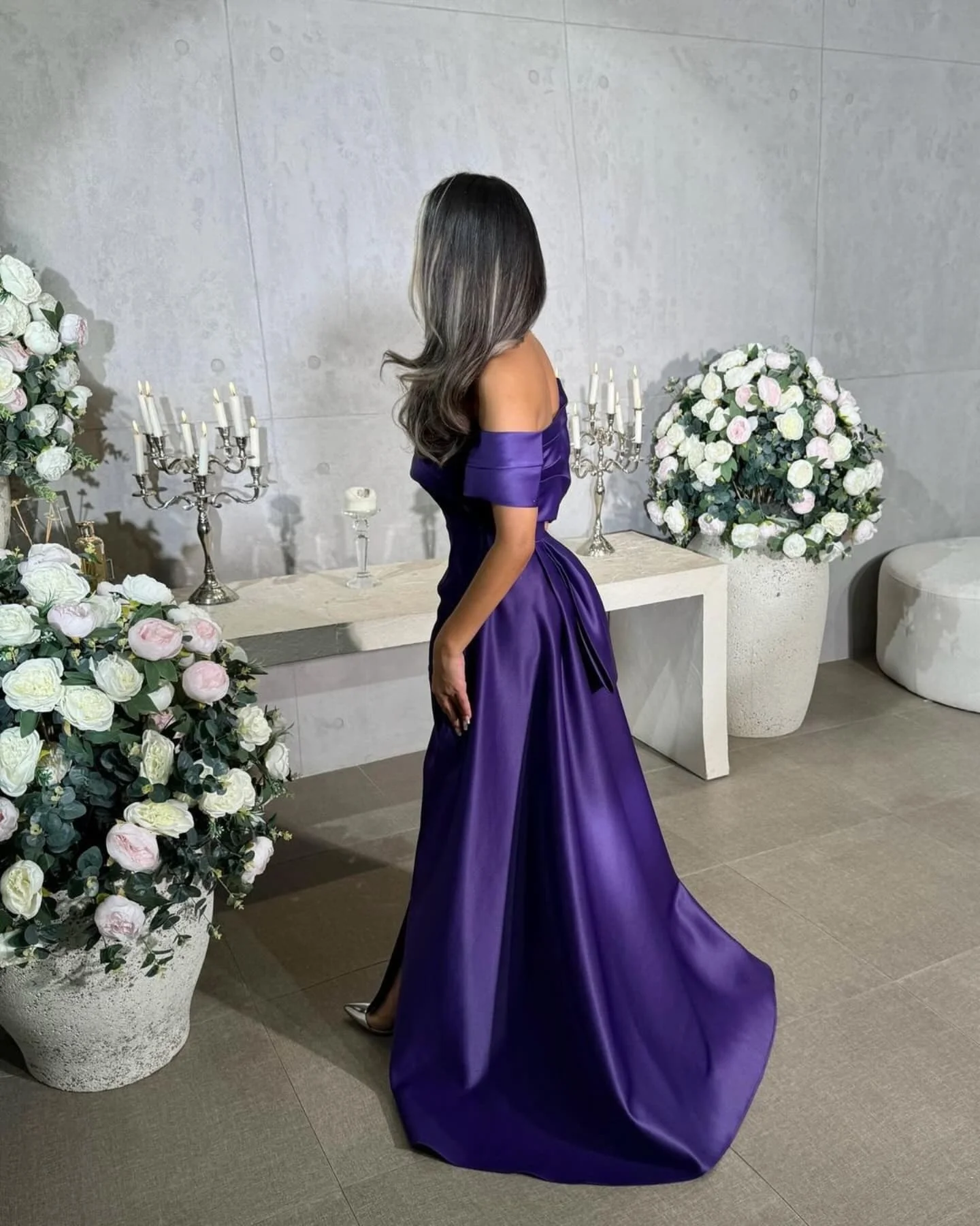 Vestido De noche moderno personalizado sin tirantes con hombros descubiertos, elegante Vestido De fiesta De manga corta con Panel y pliegues, color morado