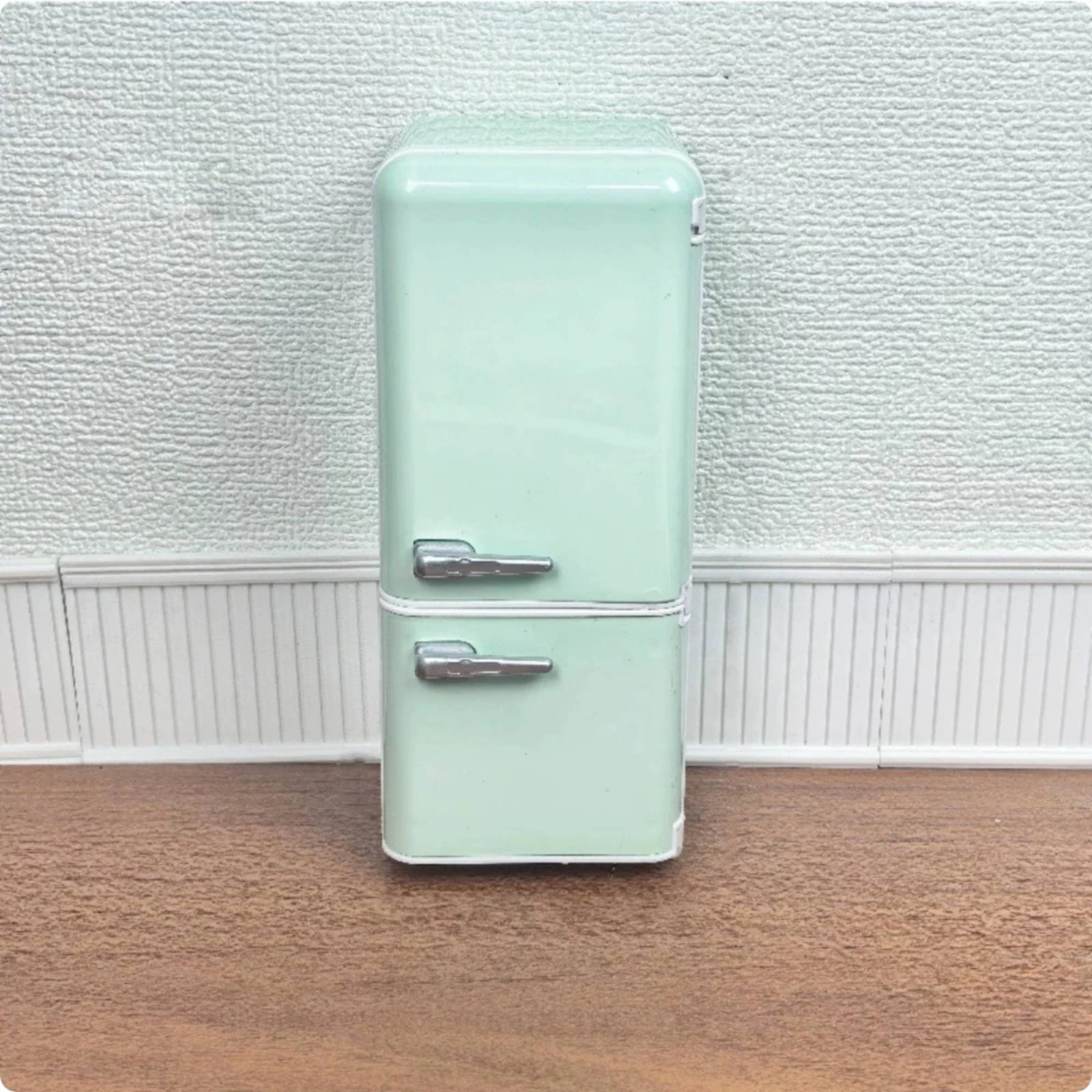 Dollhouse Refrigerator Interior Light Miniature Refrigerator Dollhouse Fridge Openable Door 1:12 Scale Fridge Silver Handles - view 2