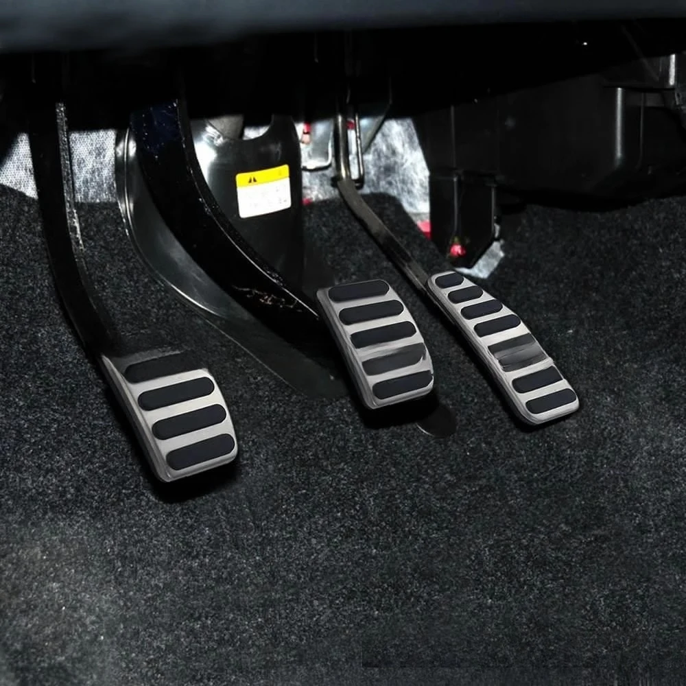 Car Gas Brake Pedal for Suzuki Grand Vitara JT Escudo 2006~2015 Nomade  Rubber Anti-Slip Alloy Footrest Foot Cover Accessories