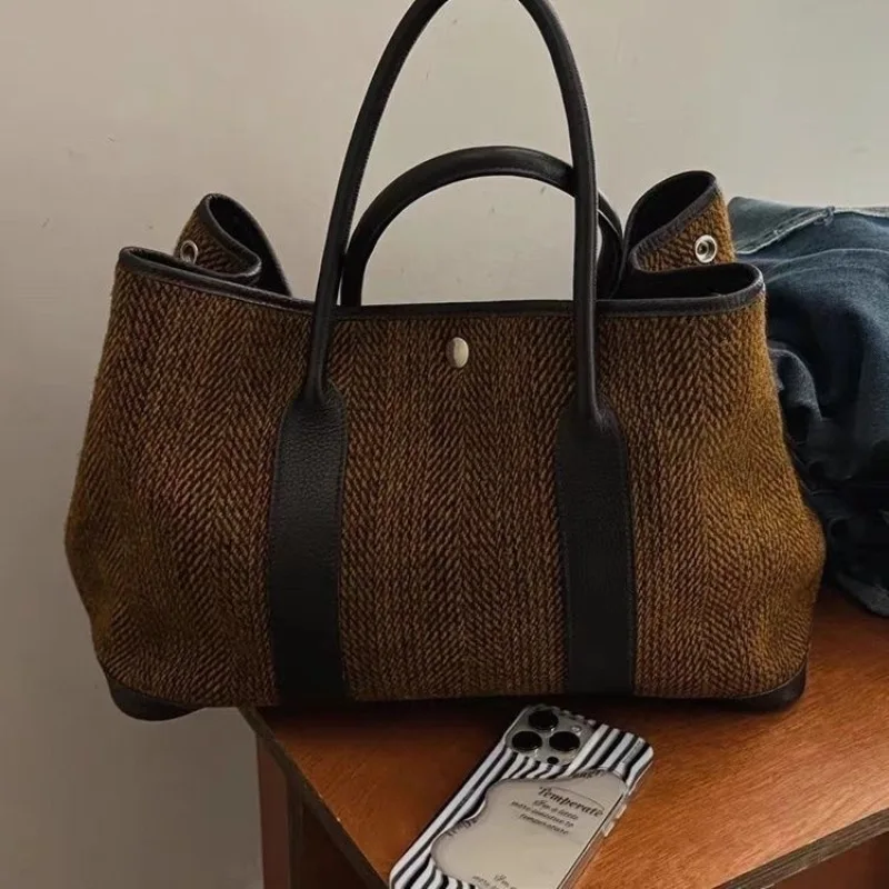 Autumn/winter New Women Bag with Fashionable Temperament Single Shoulder Hand-held Large Bags Simple and Versatile Backpacks