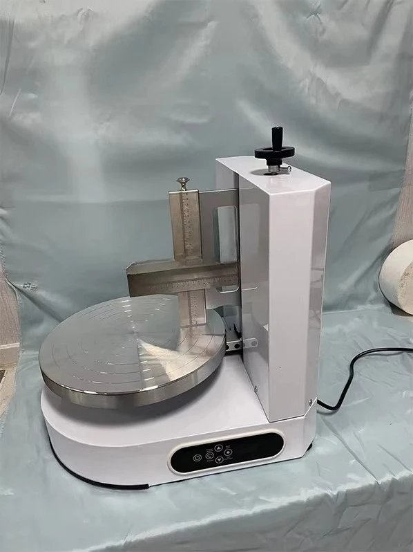 Automatic round birthday cake cream frosting spread decorative cake frosting coating depositing machine 2