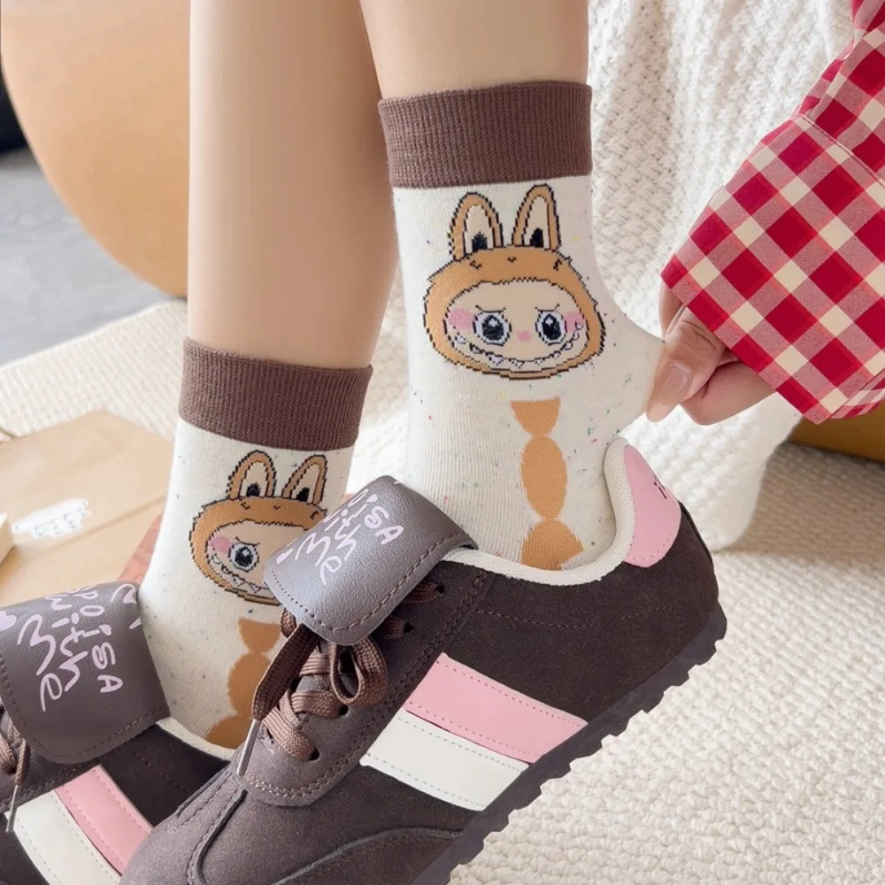 LABUBU-Chaussettes longues en coton de dessin animé, accessoire d'écolière, chaud à la maison, cadeau de festivals, automne et hiver, Kawaii, mignon