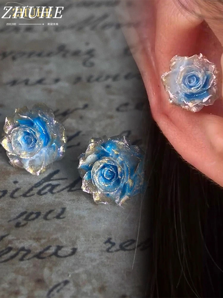 

Elegant Mini Rose Earrings Artistic Floral Studs Women's Jewelry with Vintage Aesthetic Perfect for Gifting
