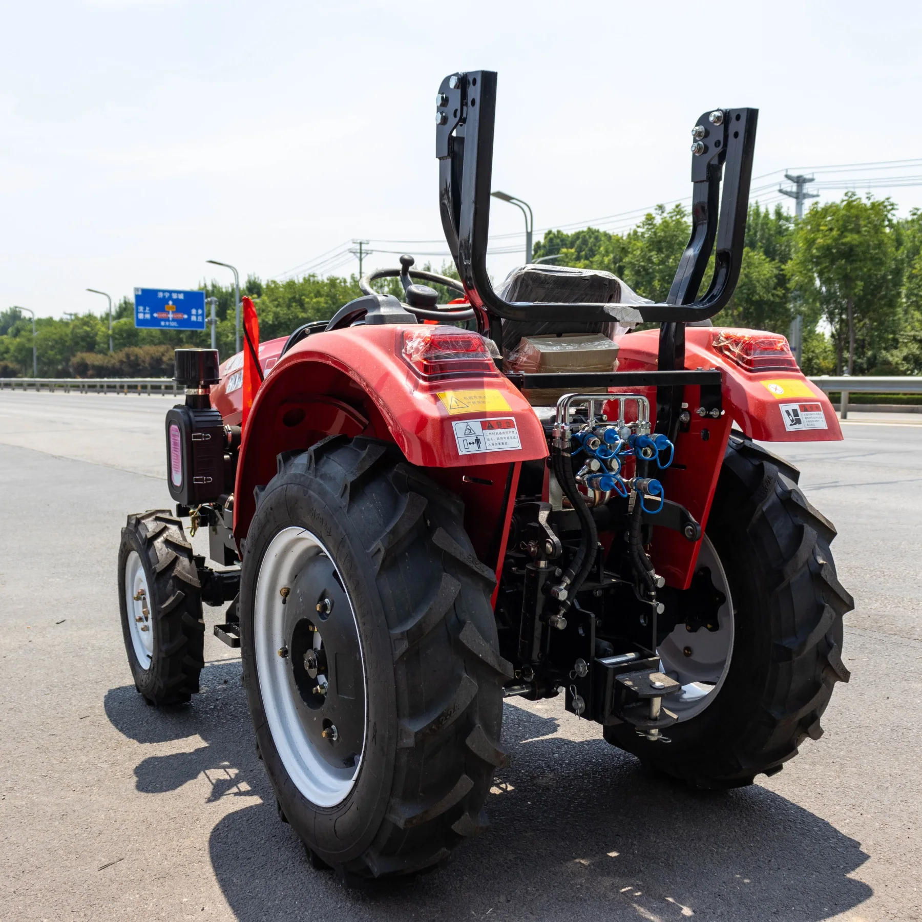 ขายตรงจากโรงงานสนับสนุนการปรับแต่ง Mini Tiller Leveling นวดข้าวไถ Weeding Cultivator รถแทรกเตอร์ฟาร์มสําหรับขาย