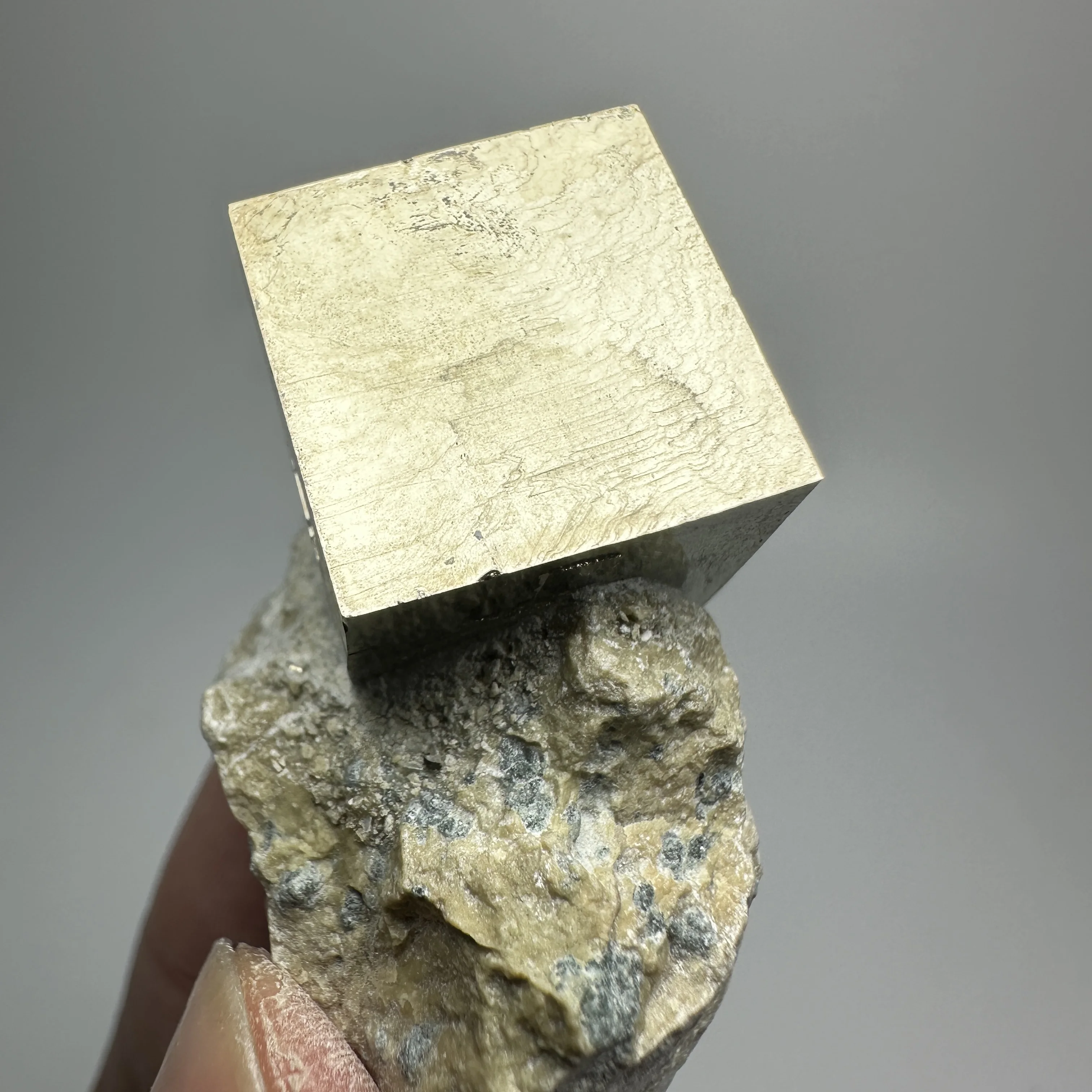 

Natural Pyrite Cube Crystal Specimen Healing Stone - Fool's Gold Mineral Collection Rock from Spain for Home Decor & Energy Heal
