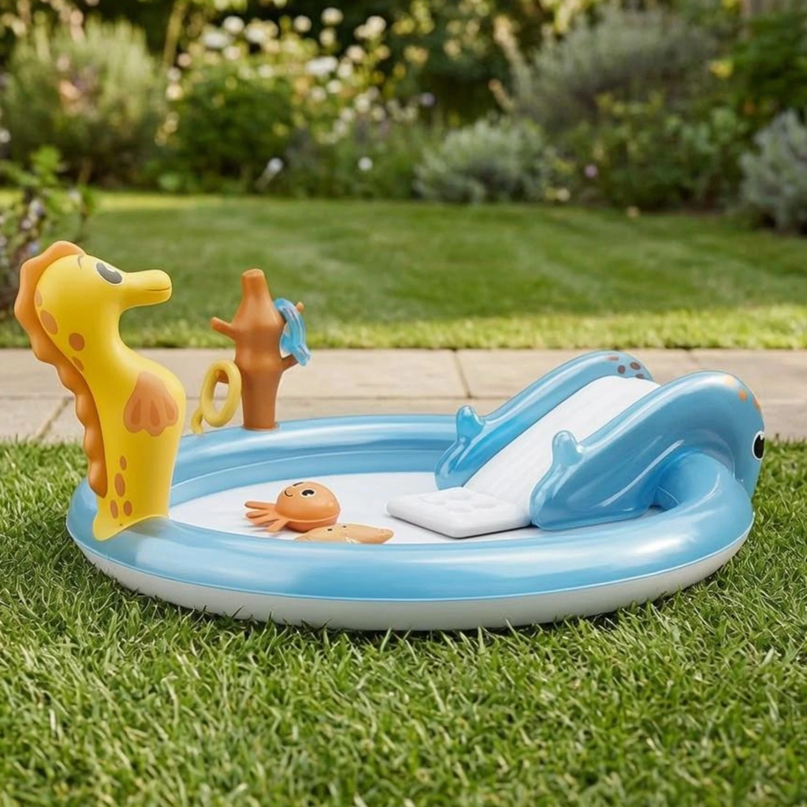 piscine-gonflable-pour-jeux-aquatiques-installation-facile-piscine-a-jets-d'eau-gonflable-zone-de-jeux-aquatiques-pour-enfants-materiau-epaissi-a-theme-colore