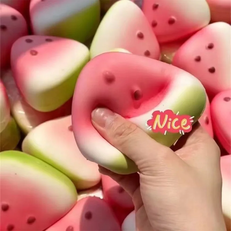 Jouet Squishy Pastèque Mignon, Jouet Anti-Stress à Presser, Jouet Sensoriel Doux pour Soulager l'Anxiété, Excellent Cadeau & Décoration de Bureau