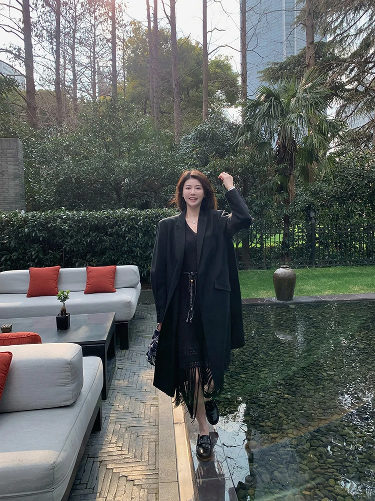 

Пальто HANSCO матовое черное, повседневное, женское, 2025 года, новое, элегантное, высококачественное, средней длины, оригинальный дизайн, из чистой шерсти.