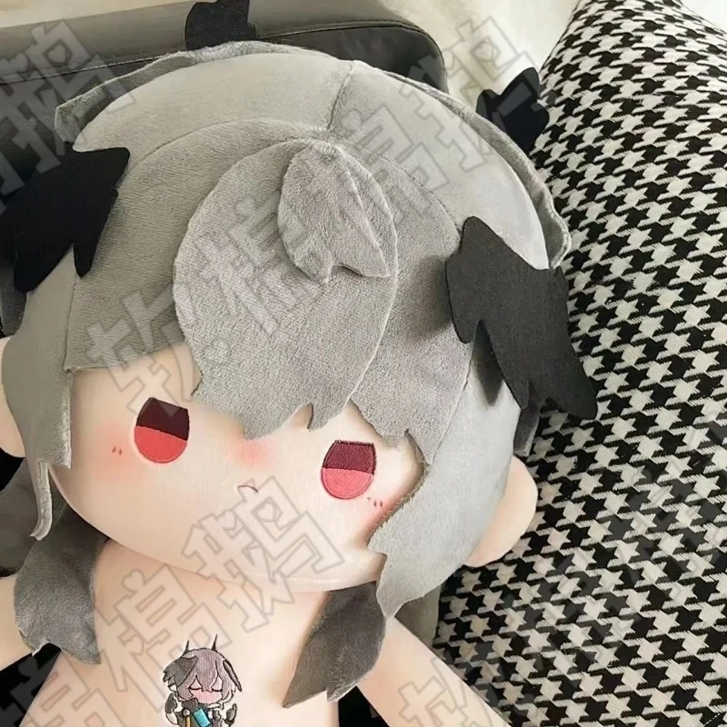 

Коллеги с логотипом Arknights Ambitus Q-милый плюшевый атрибут 40 см, голая хлопковая кукла, высокий внешний вид, подарок на день рождения