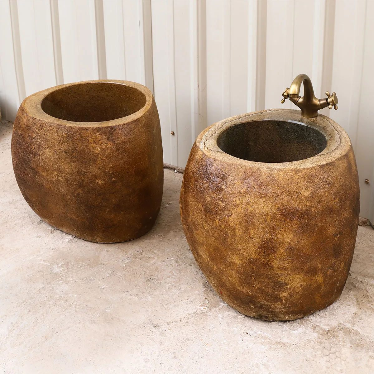 

Natural Stone Pool Cobblestone Art Pool Bucket Courtyard Basin Outdoor Sink Basin