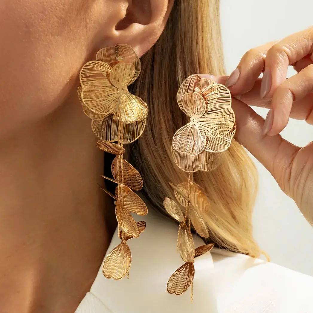 Salircon exquisito Color dorado hoja de Ginkgo borla gota pendiente mujeres exagerada pendiente de Metal accesorios de joyería de boda de moda