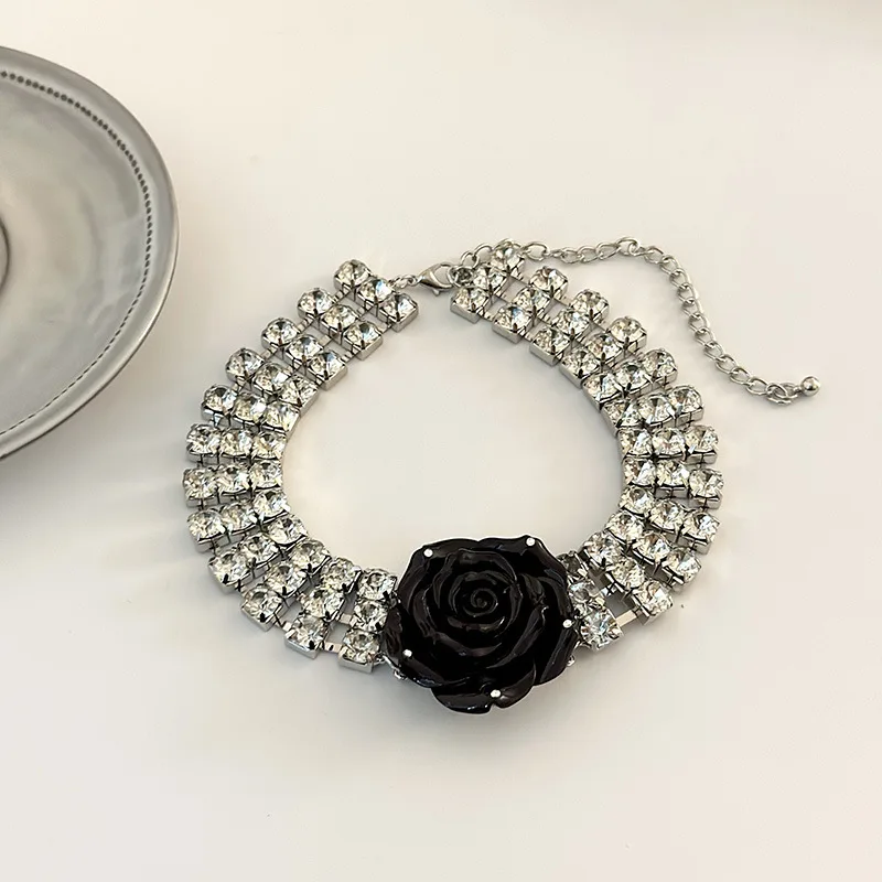 2025 New Rose Flower Necklace for Women Girls Fashion Vintage Elegant Chunky Chain Clavicle Chain Necklace Jewelry Gift