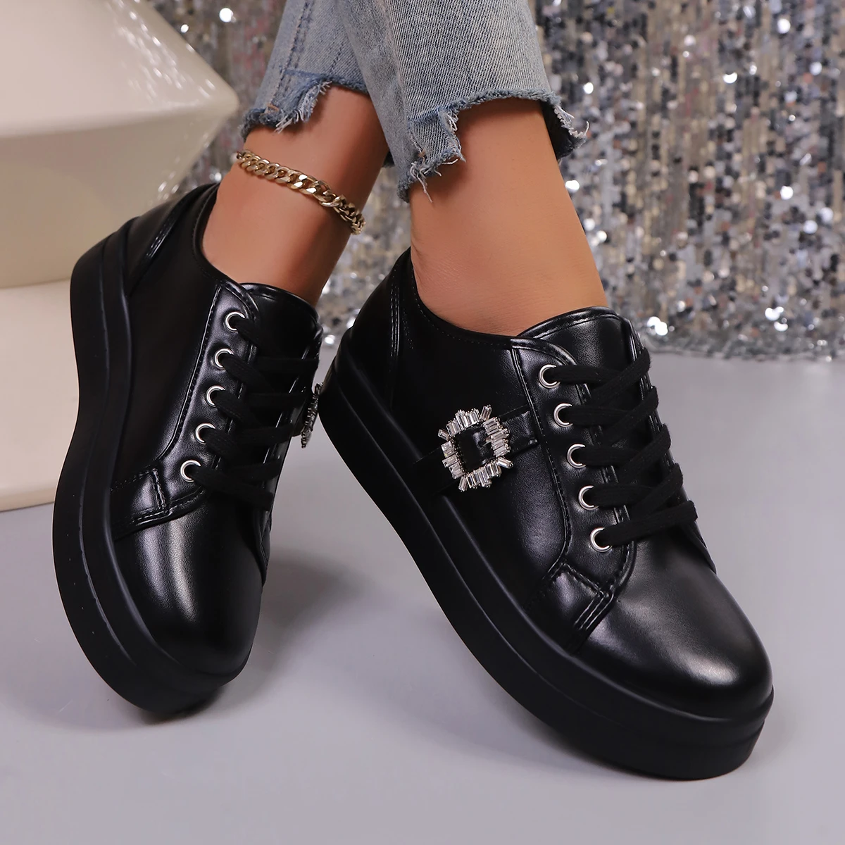 2026 Modische Damen-Laufschuhe mit dicker Sohle, bequem, flach, Frühling/Herbst, neu, zum Schnüren, lässige Sneaker