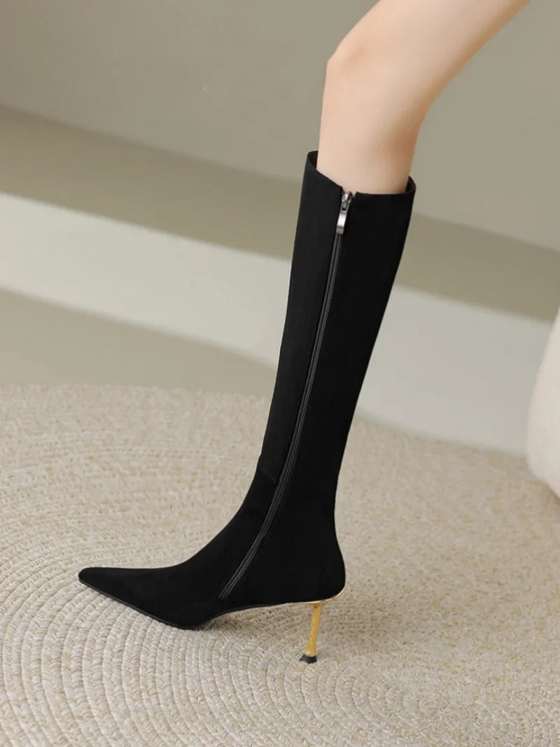 Salto alto de dedo apontado para mulheres, botas longas, botas da moda, sapatos femininos estilo zíper, decoração metálica, outono e inverno