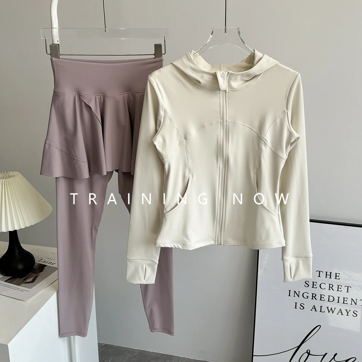 

Высококачественный осенне-зимний спортивный комплект для женщин, тренировочный костюм для пилатеса, йоги, новинка 2025 года, быстросохнущий утренний костюм для фитнеса