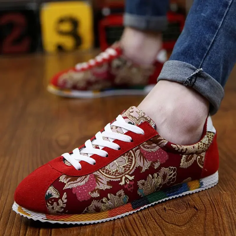 Fashion Graffiti Printed Men Suede Sneakers Red Running Shoes Men\'s Jogging Shoes Light Gym Trainers Men Flat Embroidery Shoes