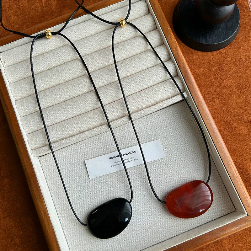 

Natural Stone Pendant Wax Rope Necklace Simple Design High-end Fashion Versatile Adjustable Long Necklace for Men and Women