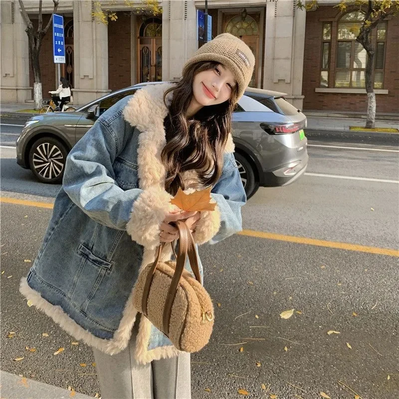 

Fashionable lamb wool denim jacket for women winter 2024 new style with cotton padding plush thickened mid to long style trend B