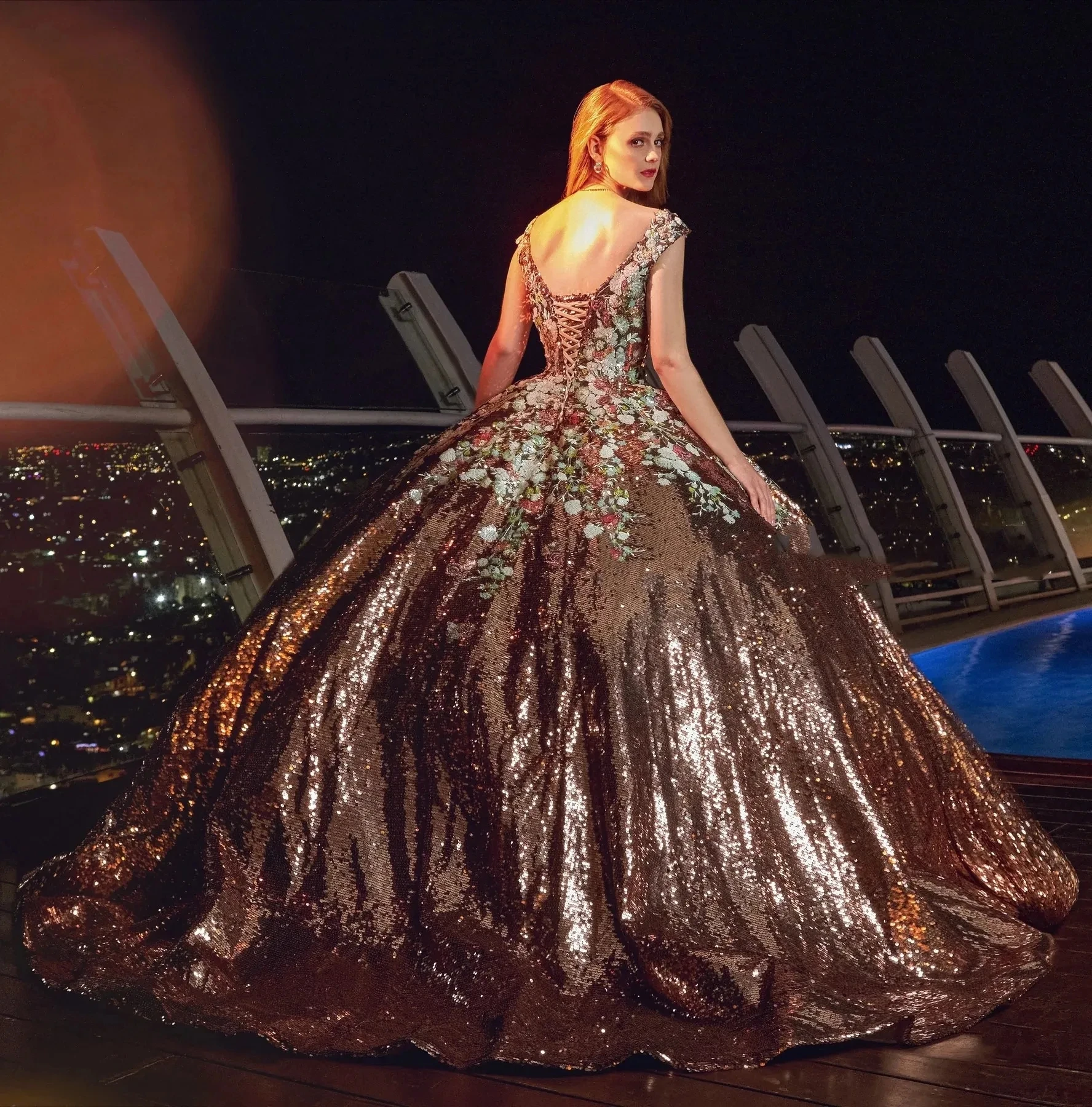 Vestidos de Quinceañera de princesa marrón, vestido de baile con cuello en V, apliques de lentejuelas, vestidos dulces brillantes 16, 15 Años, mexicano