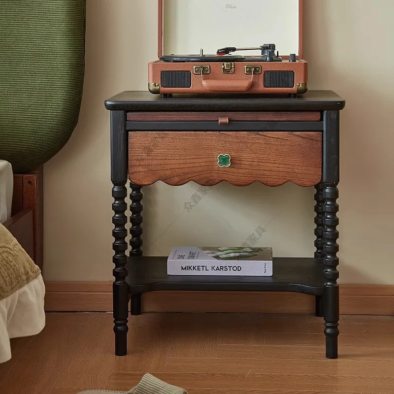 

Elegant Vintage Bedside Table Aesthetic Luxury Cabinet Storage Bedside Table Drawers Unique Gothic Mesitas De Noche Furniture