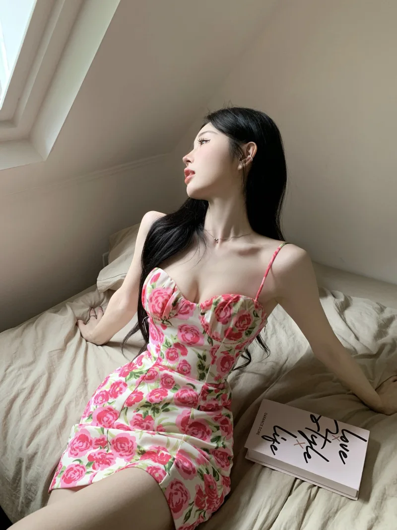 

Fashionable Floral Camisole Dress 2024 Women's Summer French Sexy Slim Fit Waist Wrap Hip Short Dresses Female Clothing