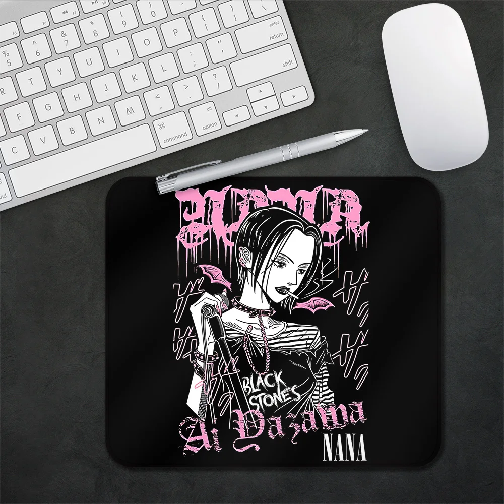 نانا أنيمي لوحة ماوس الألعاب XS لوحة ماوس صغيرة لألعاب الكمبيوتر سطح المكتب الديكور مكتب ماوس حصيرة Deskmat البساط