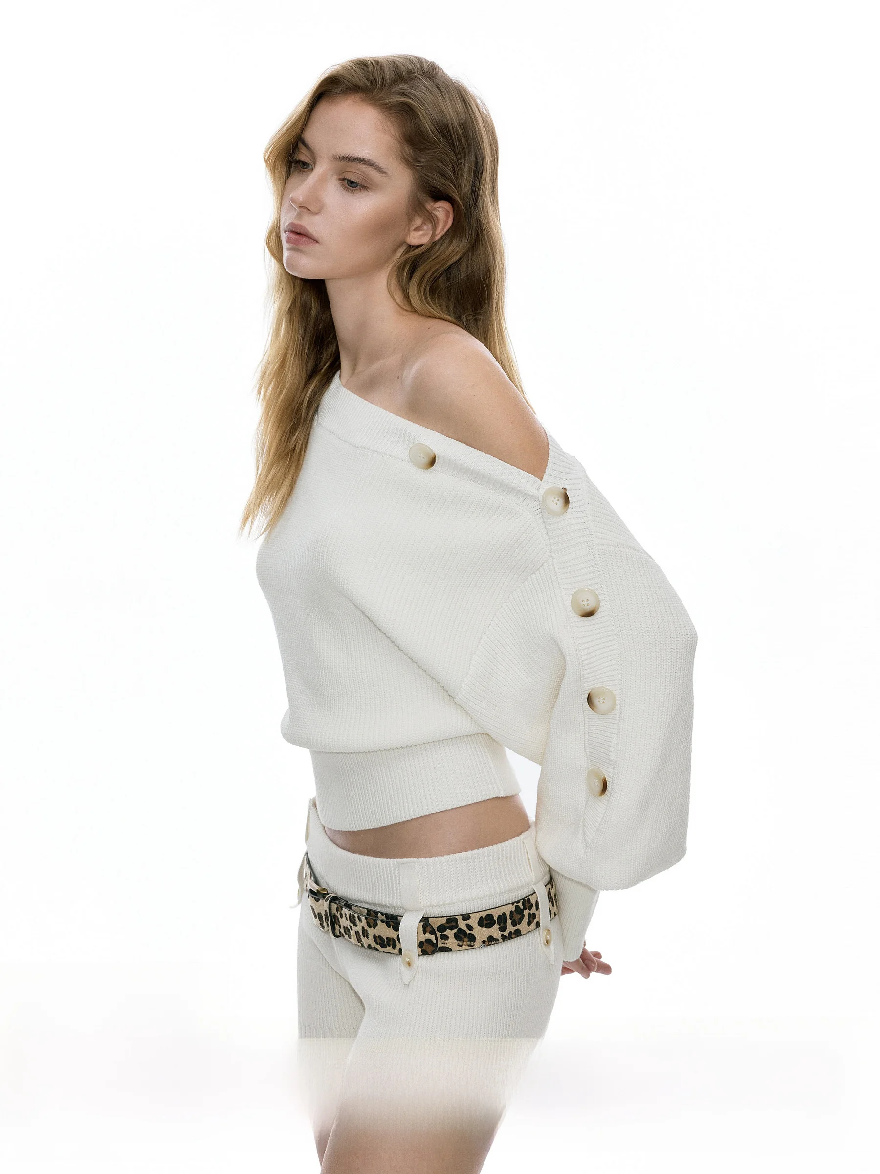 

Оригинальный вязаный свитер AYF с боковыми пуговицами, свободного кроя, повседневный, с длинными рукавами, дышащий, удобный, женский, осенне-зимний топ